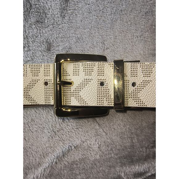 Michael Kors Logo Reversible Belt - Medium Vanilla/Beige main image 9